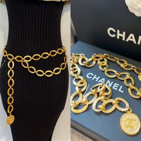 CHANEL Vintage golden chain belt with large CC motif charm